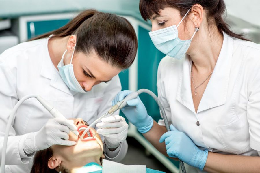 Врач стоматолог терапевтхирург